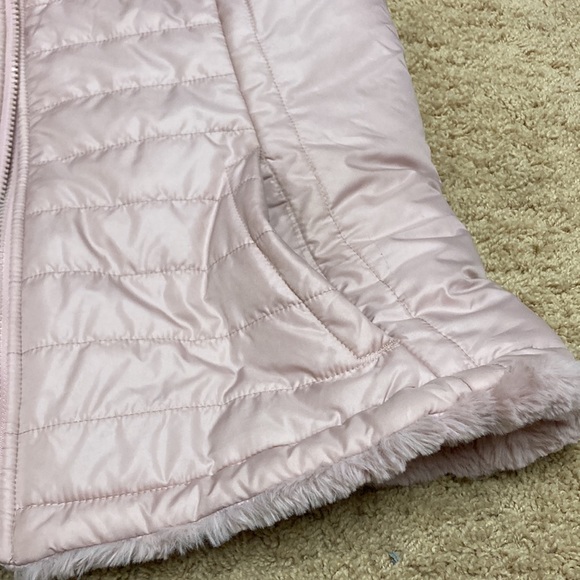 Unbranded pink puffer vest - Picture 2 of 7
